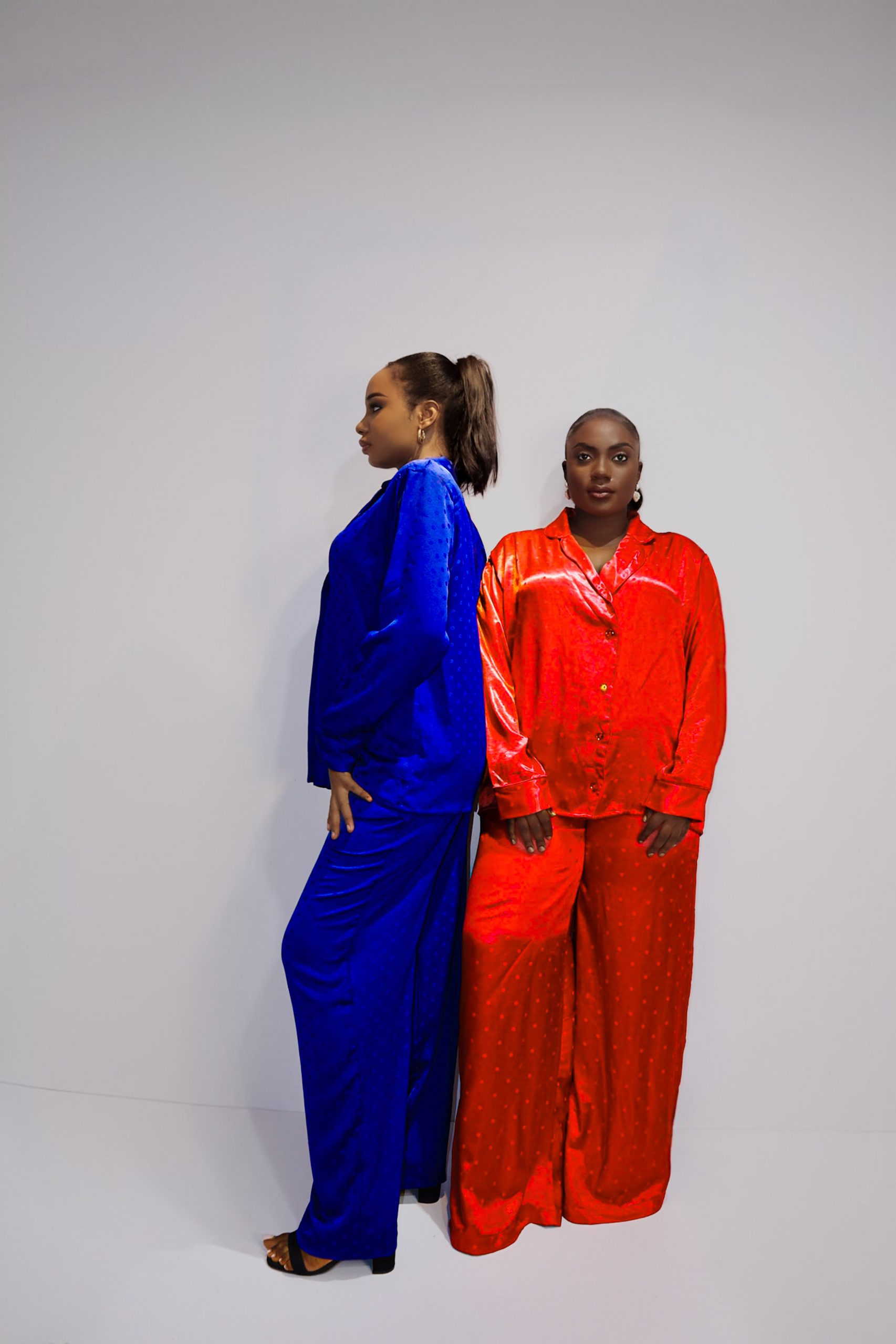 ARI TWO-PIECE - Image 3